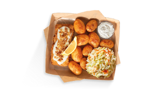 Zestaw obiadowy z mintajem z prażoną cebulką