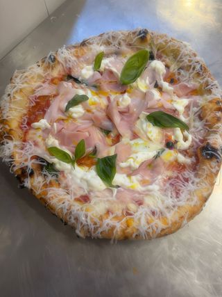 Margherita con burrata pugliese