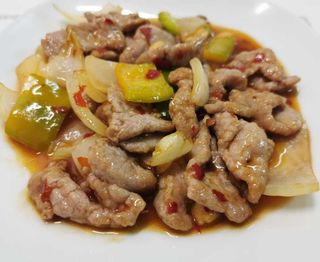 55B. Vitello con Peperoni in Salsa Piccante