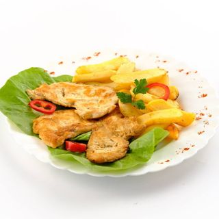 2 porți de piept de pui la grătar + 2 porți de cartofi prăjiți