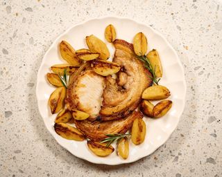Porchetta arrosto e patate al forno