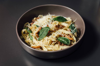 Фетучіні з лисичками та трюфелем (320г)