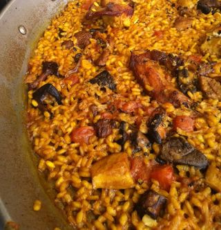 Paella De Mariscos Y Setas (Para 2 Personas)