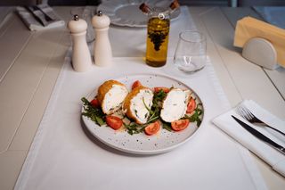 Piept de pui umplut cu brȃnzã Philadelphia şi spanac baby