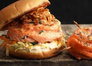 Burger con salmone