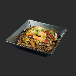 Soba with shrimps
