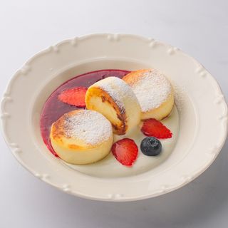 Сырники со сметаной и джемом