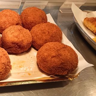 Arancinu con melanzane