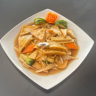 Tofu Salteado com Legumes