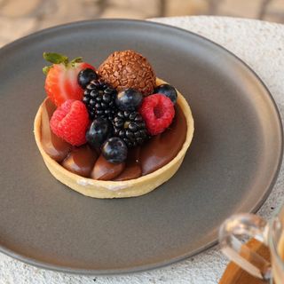 Tartalete Brigadeiro e Frutos Vermelhos