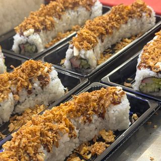 California Roll Con Cebolla Frita