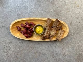 Часникові грінки з ковбасками (200г)