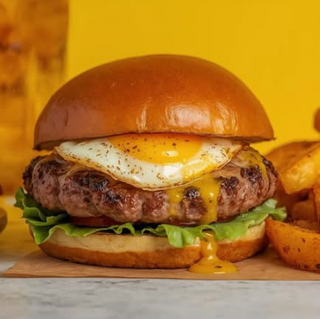 Menú De Burger + Patatas + Bebida