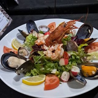 Ensalada templada di mare