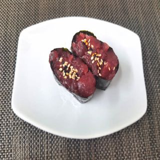 Gunkan tartar de atún (2 pzas.)