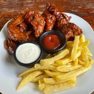 Ración De Alitas Con Patatas (6 Uds.)