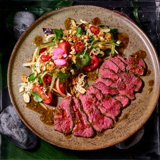 ტაი საქონლის სალათი 