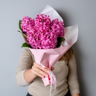 BUCHETEL CU 5 ZAMBILE ROZ