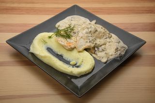 Pileći file u sosu od pečuraka