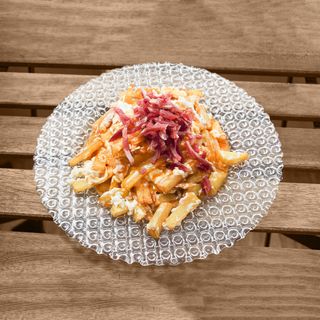 Huevos Rotos Con Jamón Y Patatas Fritas