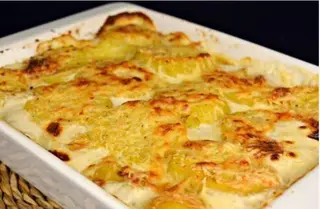 Ración De Patatas Gratinadas