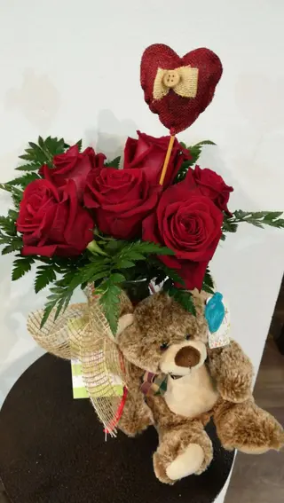 6 Rosas en Cristal con Osito