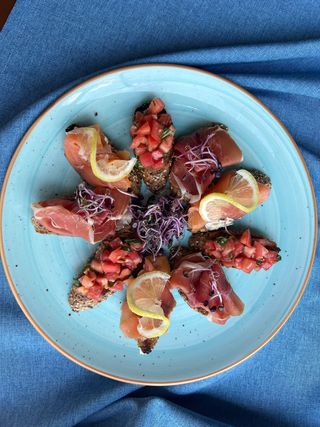 Bruschette cu somon afumat