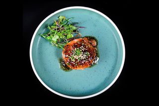 Tartar de salmón con trufa