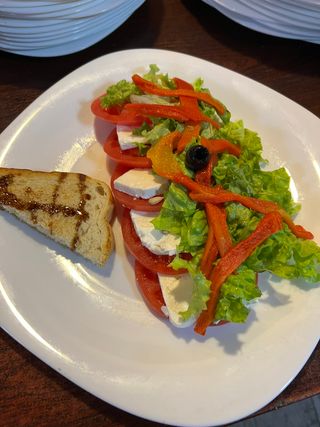 Мераклийска салата (300г)