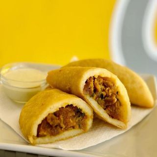 Empanada De Chicharrón