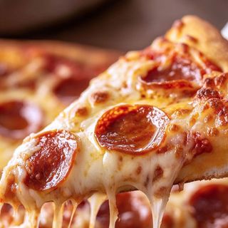 PEPPERONI 2 RACIONES DE PATATAS + 2 REFRESCOS