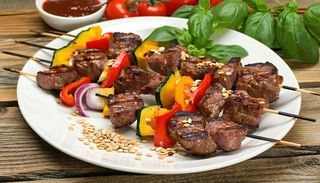 Frigărui de porc cu mix de semințe