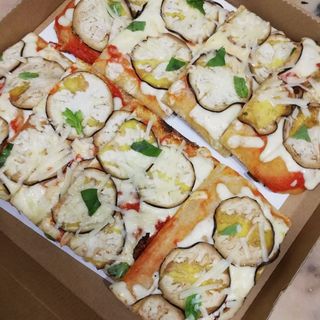 Pizza Vegetariana Berinjela e Queijo Parmesão