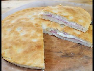 Focaccia farcita