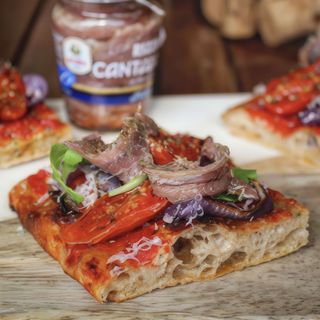 Pizza Stracciatella Con Anchoas Del Cantábrico (16 Porciones)