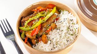 ფახიტასი თეთრი ბრინჯით და სოიოს სოუსი