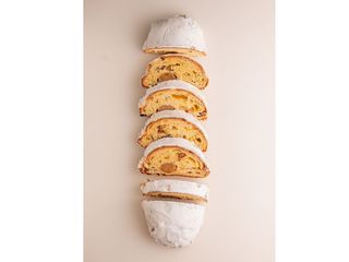 Штолен з марципановою начинкою (500g)
