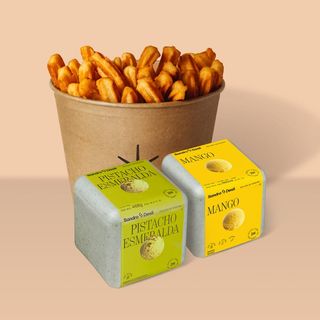 25 CHURROS & HELADO ARTESANO (2x500 ML)