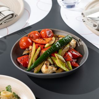 გრილზე შემწვარი სეზონური ბოსტნეული