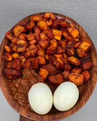 Alloco + 3 Oeufs durs +  Poisson frit