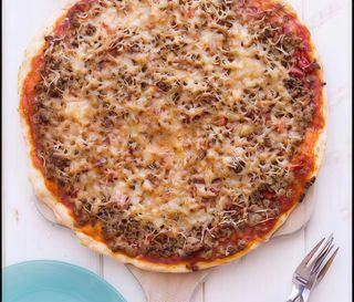 Pizza Tonno (28 cm.)