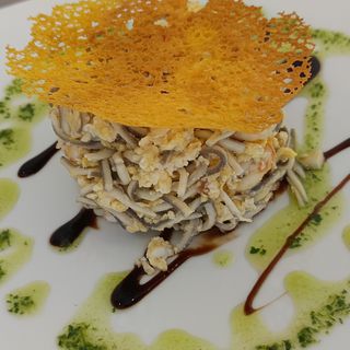 Revuelto de gulas y gambas