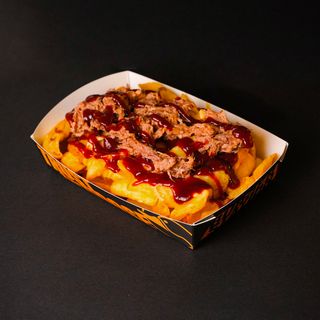 Patatina con pulled pork e salsa bbq