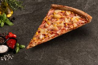 Pizza Capriciosa Kawałek