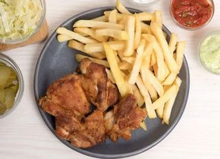 Pulpa De Pui La Gratar Cu Cartofi Prajiti