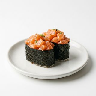 48.Gunkan Doble Salmón