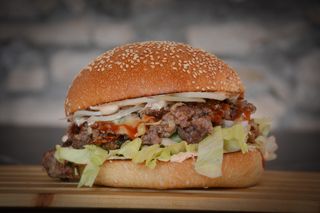 Zamusikanec burger + krumpirići