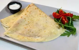 Slana palačinka sa pečenicom