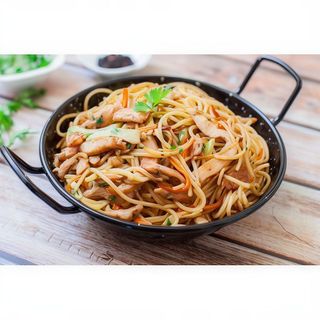 Yakisoba Frito Con Pollo