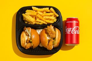 Диамант Спешъл - Пилешки Дюнер + Coca-Cola(330ml)